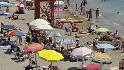 Violent brawl over lounge chairs at famous beach leaves one man dead, others facing charges Church Find